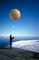 DdU_Balloon - Weather forecast balloon launch, Antarctica