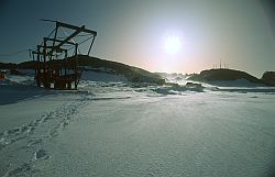 DdU_FrozenMoor - Boat anchors in winter, Antarctica