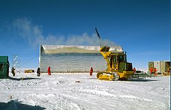 DomeC_DrillCover - Covering up the drilling platform, Dome C 1998