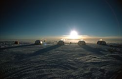 DomeC_Tents - Temporary tents at Dome C 1997