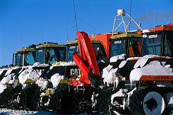 DomeC_TraverseSpecial - Antarctique vehicles Caterpillar 'Traverse Special' all together after their arrival in Dome C.