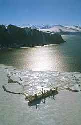 TNB_Italica - Italica at bay in Terra Nova bay, 1998