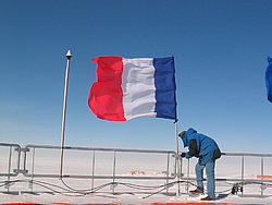 20051102_018_FlagSetup - French flag in breezy conditions.
