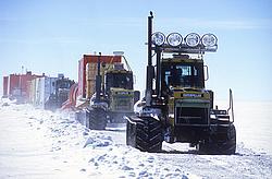 ArrivalInLine2 - Arrival of the sled trains, well lined up on the track. A small wall of snow is build on the downwind side to make the track easier to find. The first Challenger pulls the second one with a thick rope, going exactly the same speed.
[ Click to go to the page where that image comes from ]