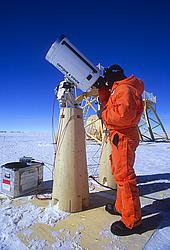GroundTelescopeLook - Ground telescope.