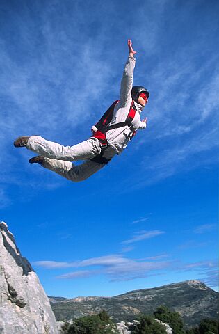 Base Jumping the Verdon