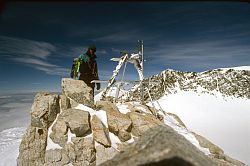 ColAWS - Automatic weather station above Denali pass, Denali, Alaska 1995
[ Click to go to the page where that image comes from ]