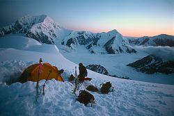 HunterHighCamp2 - Camp 2 on Mt Hunter, Alaska 1995
[ Click to go to the page where that image comes from ]