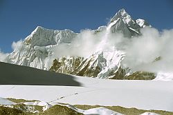 NagPaLa - The NangPaLa pass between Nepal and Tibet, Cho Oyu, 2000