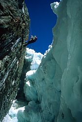 SchrundRappel - Rappelling inside a bergschrund, west side of Mt Cook, New Zealand 2000