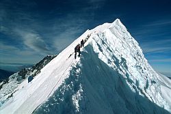 TasmanRidge - Summit ridge of Mt Tasman, New Zealand 1994
[ Click to go to the page where that image comes from ]