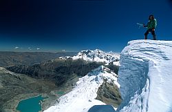 ToclaSummit2 - Summit of Toclaraju, Peru 1996
[ Click to go to the page where that image comes from ]