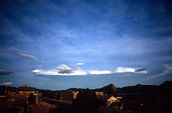 LenticularCloud - Nice lenticular cloud above Estes Park, Colorado, 2003
[ Click to go to the page where that image comes from ]