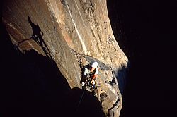 SalatheHeadwallH - Jenny reaching the headwall in the sunset. Salathé Wall, El Capitan, Yosemite, California, 2003
[ Click to download the free wallpaper version of this image ]