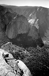 Salathe_BW02_LastPitchV - Victory on the last pitch of The Wall. Salathé Wall, Yosemite, 2003
[ Click to go to the page where that image comes from ]