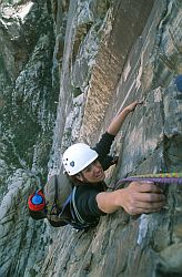 EpinephrineFace1 - Face climbing the upper part of Epinephrine, Red Rocks, Nevada, 2002
[ Click to go to the page where that image comes from ]