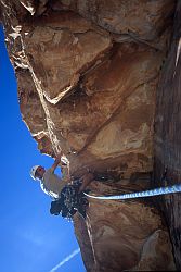 GropingRoof - Guillaume on the crux roof of Unempeachable Groping, Red Rocks, Nevada, 2003
[ Click to go to the page where that image comes from ]