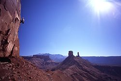 JahManRappelLow - Rappelling Jah-Man, Sister Superior, Utah