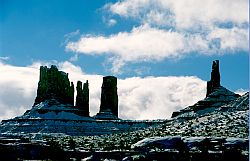 MonumentTowers - Rock towers in Monument valley, Arizona