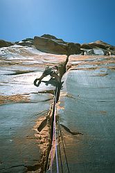 Offwidth1 - Climbing at Indian Creek, Utah