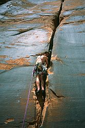 Offwidth2 - Climbing at Indian Creek, Utah