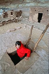 PerfectKiva - Descending in the 'Perfect Kiva', Grand Gulch, Utah
[ Click to go to the page where that image comes from ]