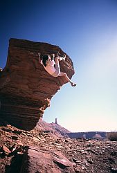 SandBoulder - Bouldering near Sister Superior, Utah