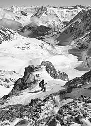 20060406_0011044_RidgeSkiBW - Skiing some of the steep couloirs at La Grave, below La Meije, Oisans.