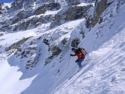20060406_0011092_SteepSki - Steep skiing down one of the numerous couloirs of La Grave, Oisans.