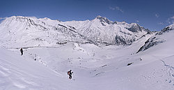 20060511_CombeynotSkiPano - Backcountry sking at the Combeynot, above the Lautaret Pass, Oisans.
[ Click to go to the page where that image comes from ]