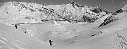 20060511_CombeynotSkiPanoBW - Backcountry sking at the Combeynot, above the Lautaret Pass, Oisans.