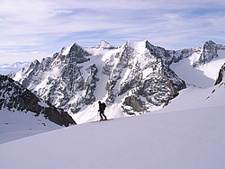 20060515_0011534_GlacierSialouze - Skiing down the Sialouze glacier, Oisans.