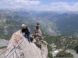 20060614_0012171_ChristineRidgeTraverse - Airy ridge traverse going from one Tenaille to the other, Oisans.
[ Click to go to the page where that image comes from ]