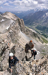 20060720-TourTermierToninoE-VPano - Climbers reaching the summit of the Termier tower, Cerces.