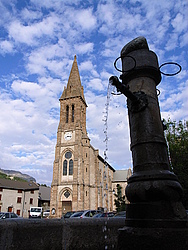 20060731-VillarDArene-Fountain - Church and fountain of Villar d'Arene, Oisans.