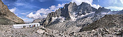 20060810-1748-PaveHutPano - The Pave hut and the Grand Ruine range, Oisans.