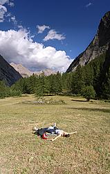 20060826-AilefroideFieldVPano_ - Well deserved rest after a day of climbing, Oisans.
[ Click to go to the page where that image comes from ]