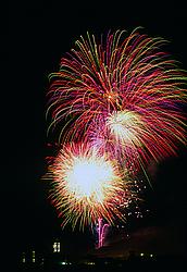 Fireworks_Curls - Fireworks above Briançon.
[ Click to go to the page where that image comes from ]