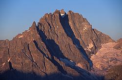 LesBans - La Grande Ruine (3765m) seen from Roc Noir de Combeynot in the morning, Oisans.
[ Click to go to the page where that image comes from ]