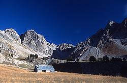 MountainHouse - House up in the mountains above Briançon.
[ Click to go to the page where that image comes from ]