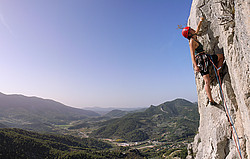 20061028-JennyTopPano_ - Last few meters below the summit of St Julien.
[ Click to go to the page where that image comes from ]