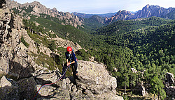 20061106-PilastruAlbaPano_ - Sitting atop a Alba pillar, Bavella.