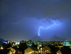 20070429-211301-LightningGrenoble - Lightning above the city of Grenoble.