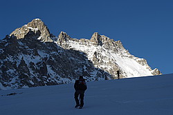 20070518_070102_GlacierNoir - Upper part of the Glacier Noir, under the Ailefroide.
[ Click to go to the page where that image comes from ]