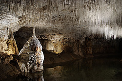 20070623_134453_ChorancheCave - Large stalagmite raising from the river inside the Choranche cave.
[ Click to download the free wallpaper version of this image ]