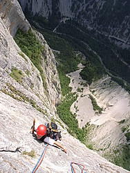 20070630-174857_GillardesGriffesLucifer - Climbing 'Sous les griffes de Lucifer' at Les Gillardes, Devoluy.