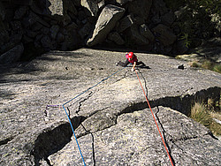 20070907-170636_OrcoDesertore - Crack climbing in Val d'Orco, Gran Paradiso.