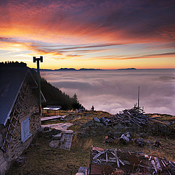 20071023_184408_AboveGrenobleVPano_ - View of the Chalets de la Barriere, near the Poursolet. The Vercors is visible on the other side of the valley.
[ Click to go to the page where that image comes from ]