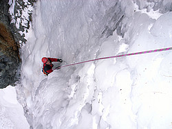 20071223-120745_LaGrave_ - Ice climbing at La Grave.