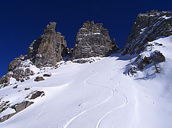 20080313_141604_CouloirCorneille - Skiing down the Corneille Couloir, Serre Chevalier.
[ Click to download the free wallpaper version of this image ]